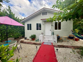 House 2 Bedrooms plus CouchBed Best Location MIami Private Parking, Laundry, Storage for Luggage